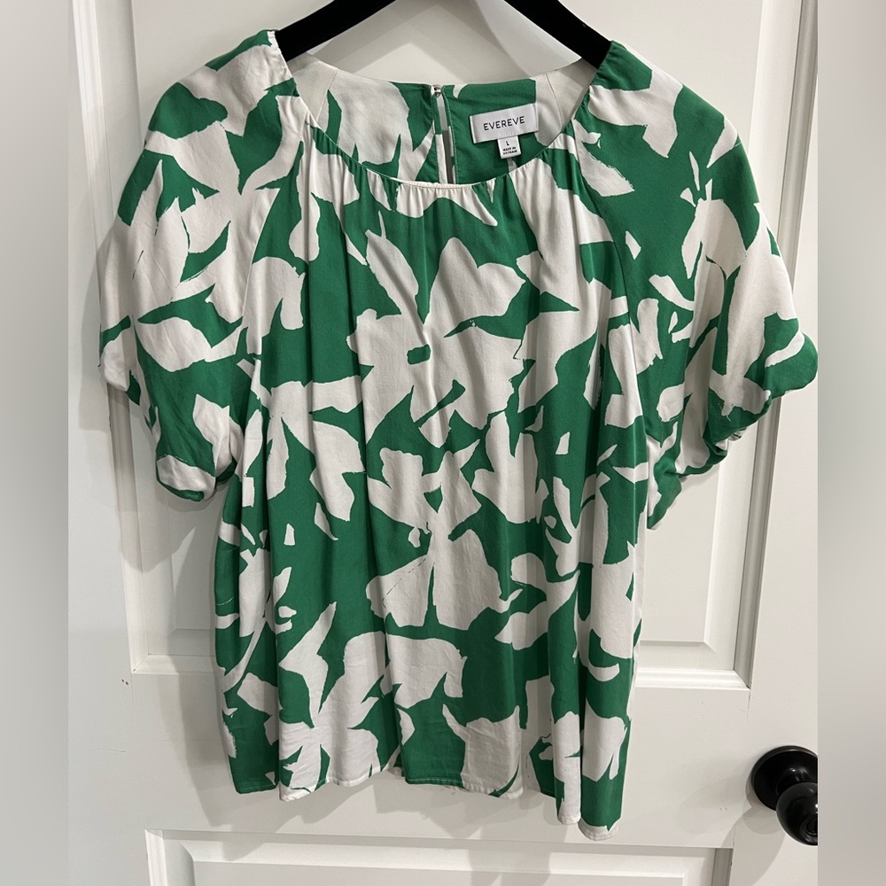 Evereve Green and White Leaf Print Blouse